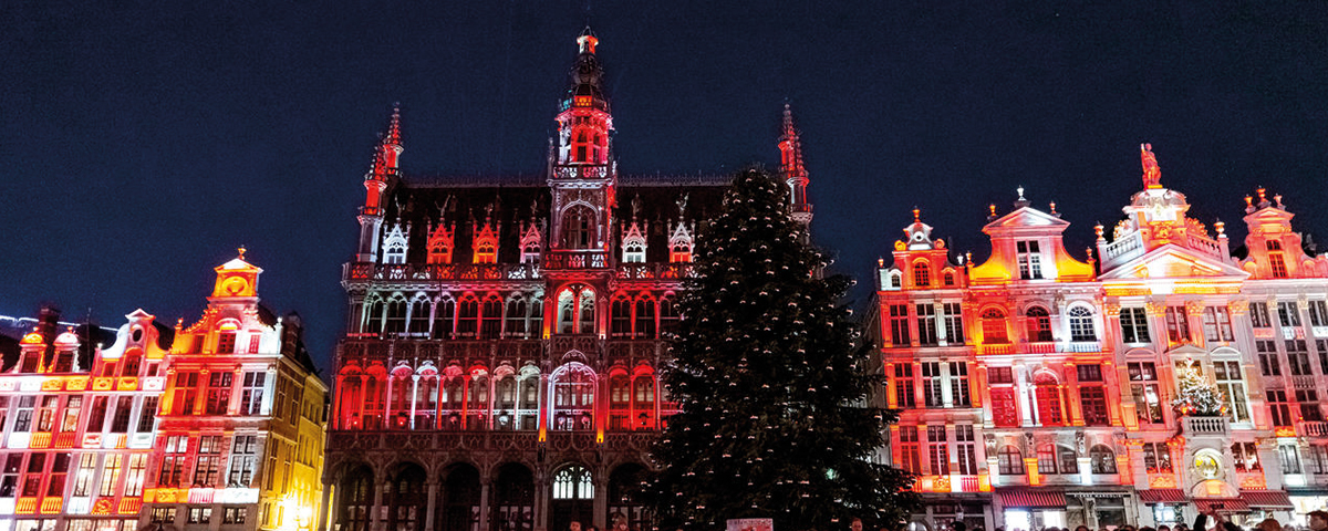 Weihnachtsmarkt auf dem Grand Place in Brüssel
